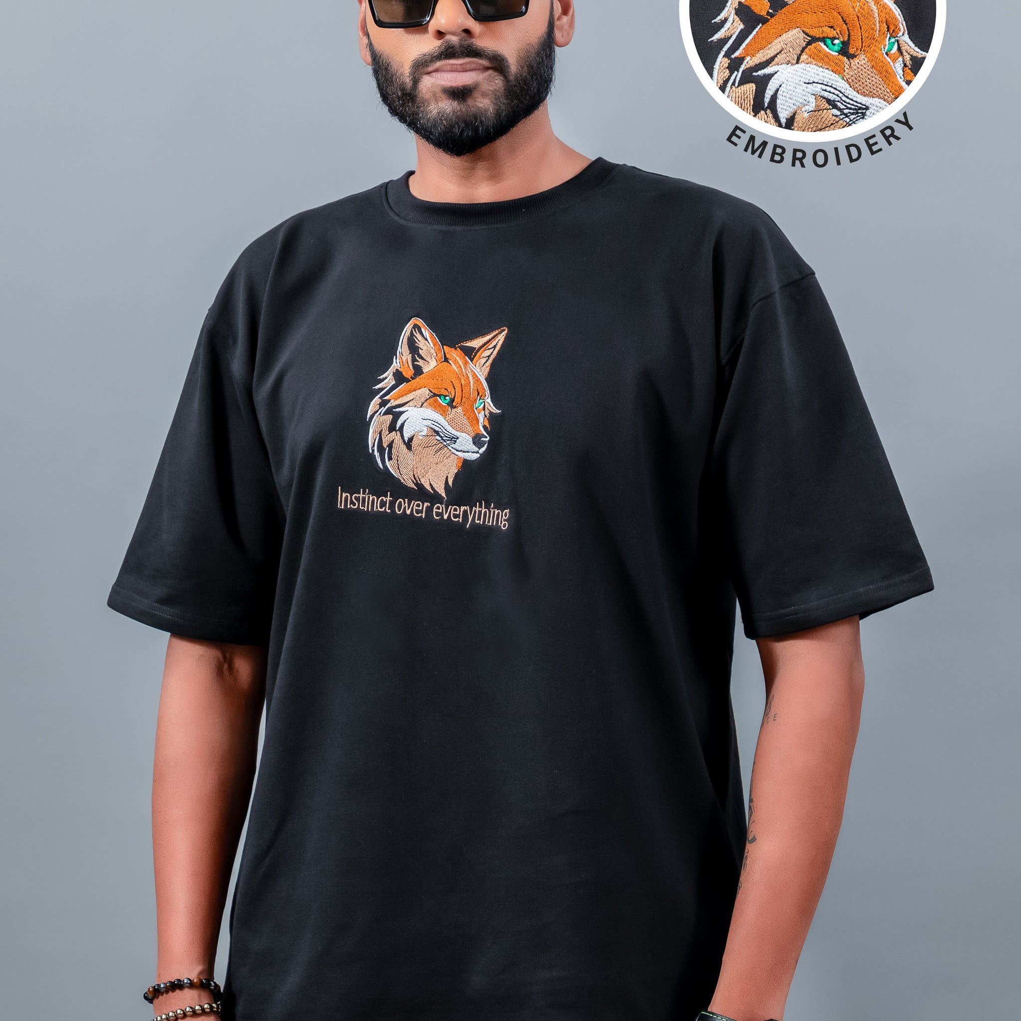 Wolf with embroidery  oversize tshirt