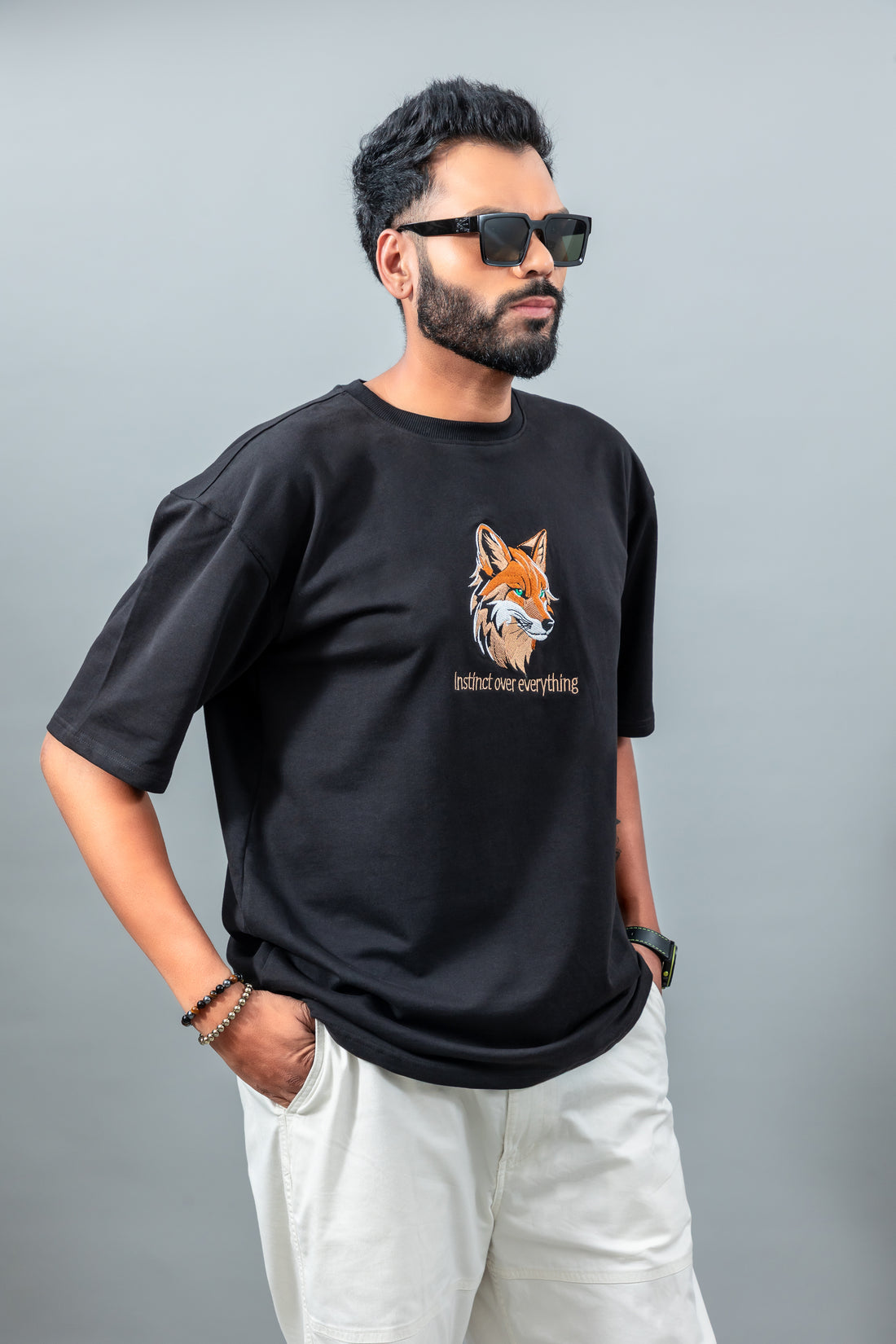 Wolf with embroidery  oversize tshirt